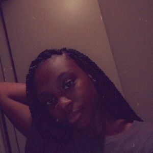 Meet your Posher, Malia